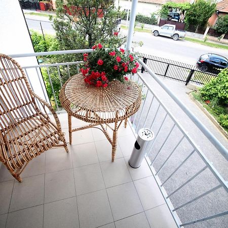 Villa Elena Яноші Екстер'єр фото