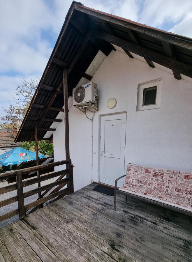 Villa Elena Яноші Екстер'єр фото